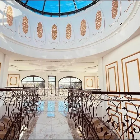 Bed & Breakfast White